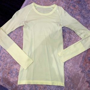 Lululemon swiftly tech LS top